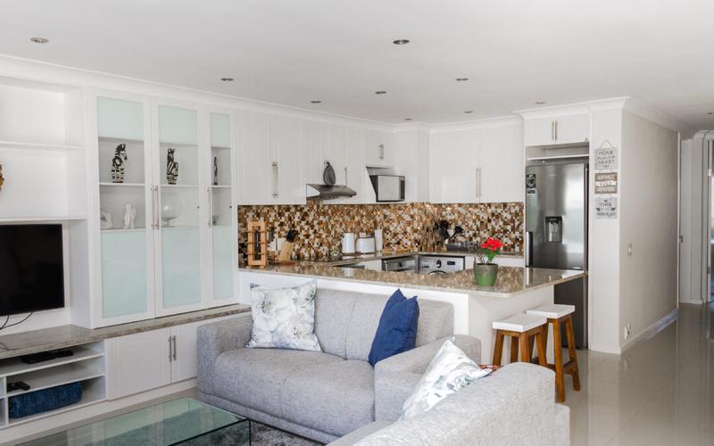 To Let 2 Bedroom Property for Rent in Dolphin Beach Western Cape